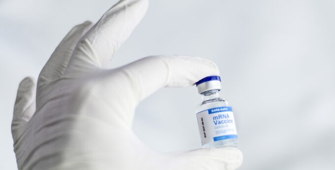Pfizer pozwał Polskę za niewywiązanie się z umowy szczepionkowej. Proces już ruszył