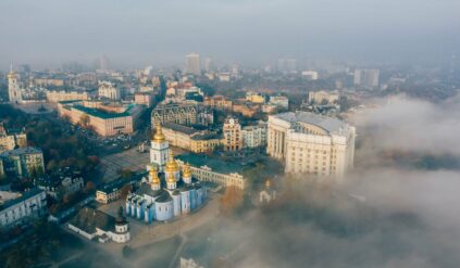 Smog i smród tej jesieni i zimy będzie dusił Polaków. Oberwie się zapewne samochodom, choć to nie będzie ich wina