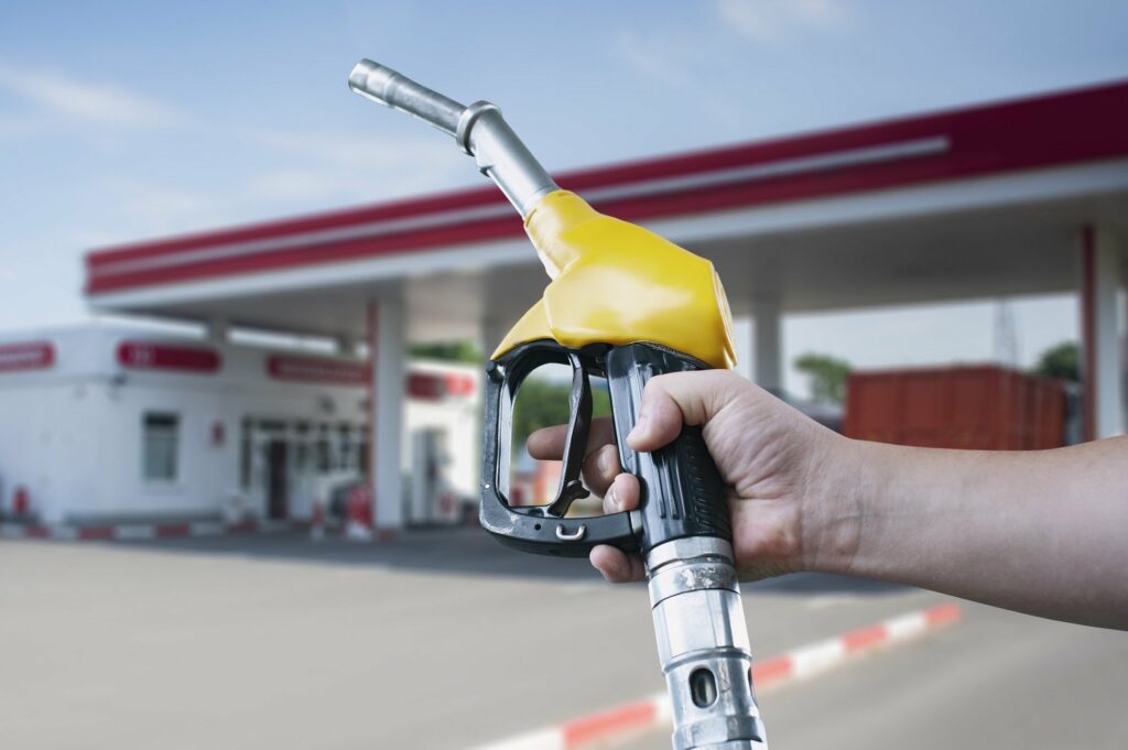 paliwo diesel benzyna kursy walut dolar euro frank ropa naftowa