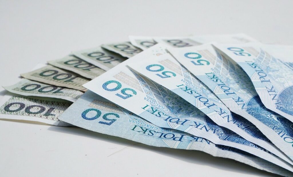 maluch fiat 126p kupić sprzedać sprzedaż kupno samochód cena kwota