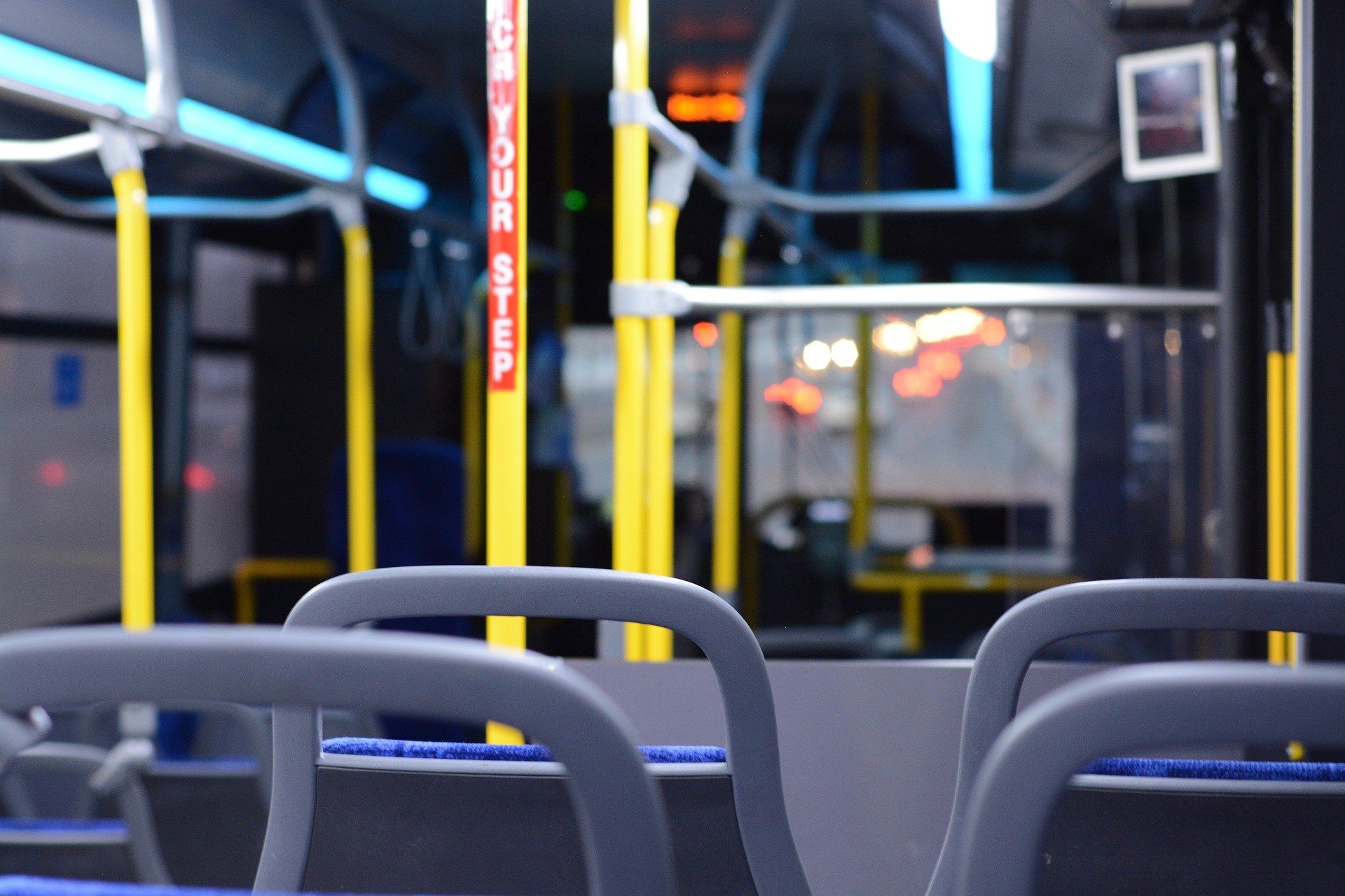 mandat autobus zatoczka przystanek włączenie do ruchu autobusy