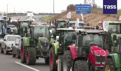 Francuscy rolnicy nie rezygnują. Od godziny 14:00 blokady na autostradach i obwodnicach Paryża