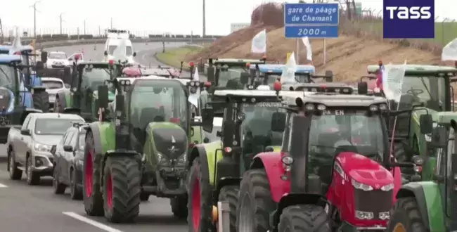Francuscy rolnicy nie rezygnują. Od godziny 14:00 blokady na autostradach i obwodnicach Paryża