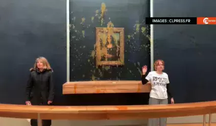 Renesansowe dzieło Mona Lisa potraktowane zupą w paryskim Luwrze