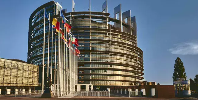 Przedstawiciele amerykańskiego giganta Amazon bez przepustek do Parlamentu Europejskiego. Dlaczego odebrano im karty dostępowe?